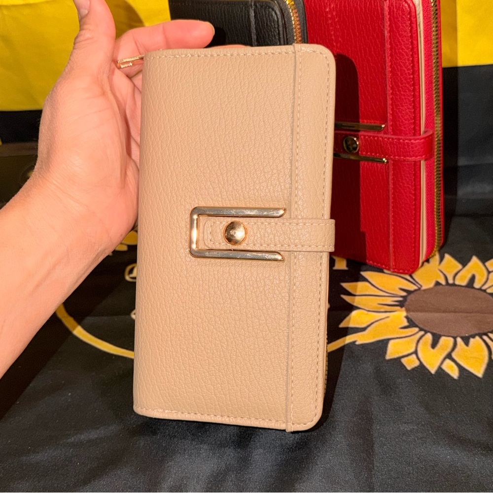 Elegant Beige Women's Wallet
